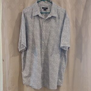 Claiborne Men's Light Blue Paisley Button Down Shirt